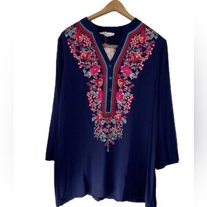 LUNA MOON Anthropologie Embroidered Tunic Top Roll Tab Navy S Rayon Boho Floral